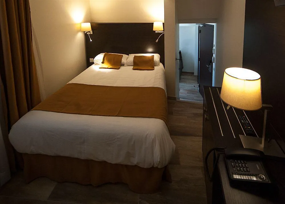 Central Hotel