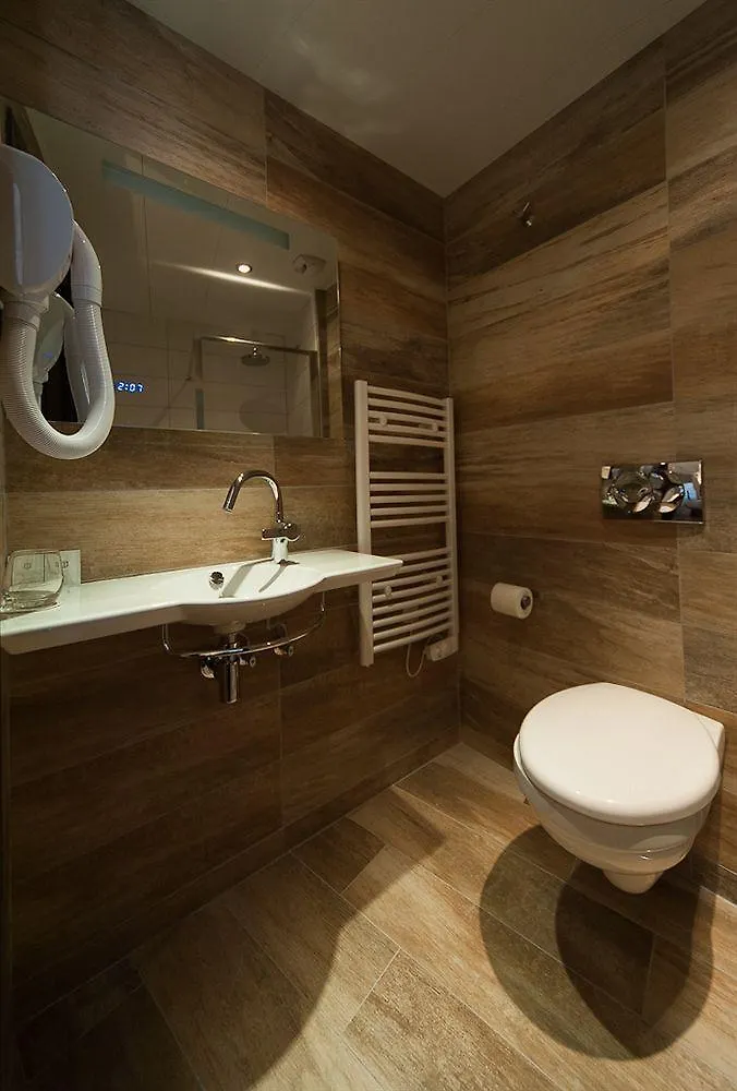 Hotel Central Hotel 3*