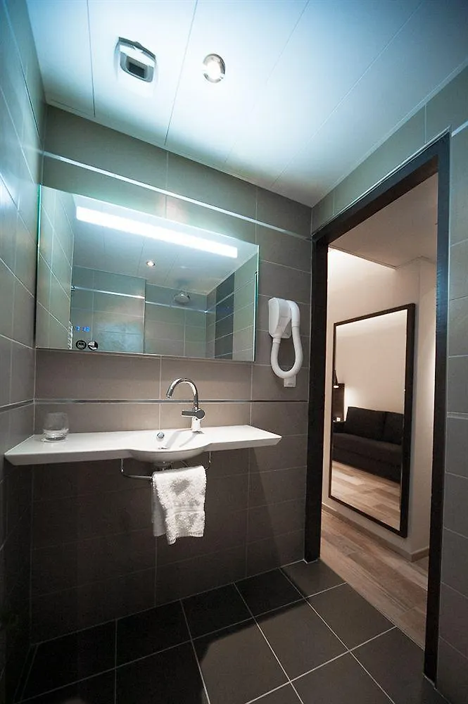 Central Hotel 3*