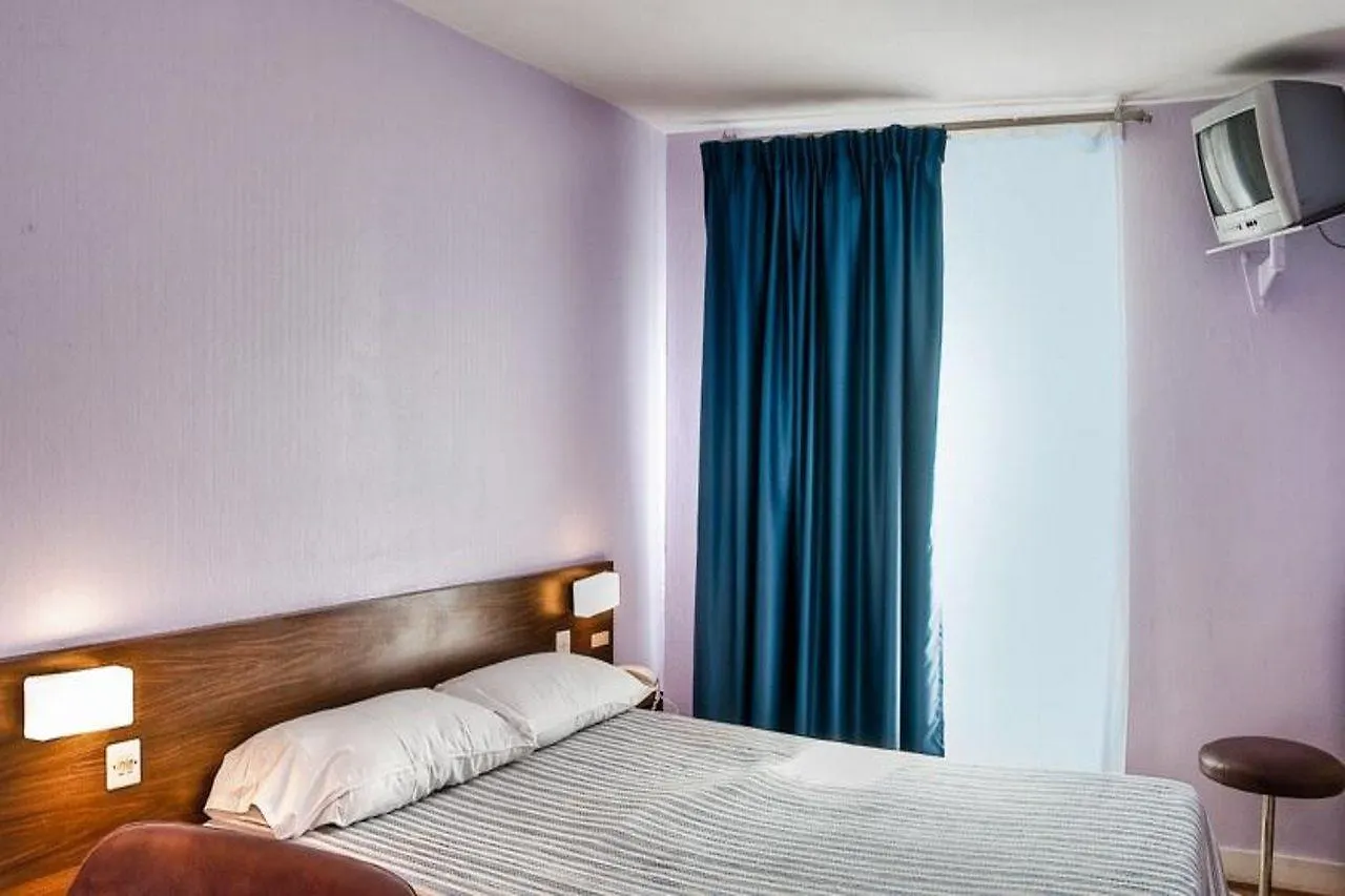 Отель Central Hotel 3*