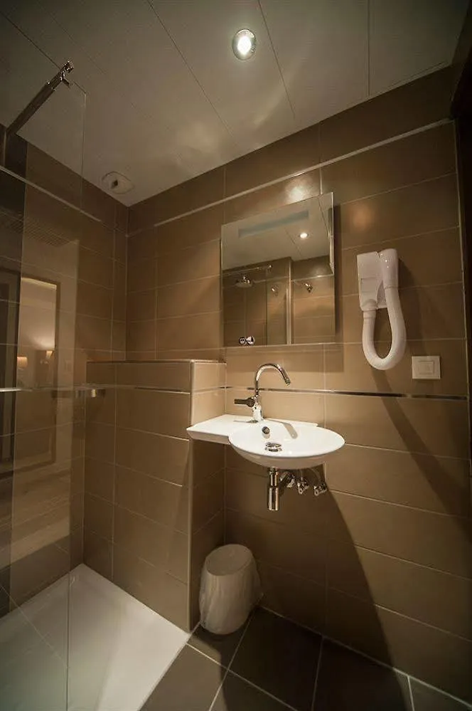 Central Hotel Hotel 3*